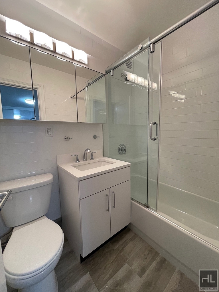 East 89 Street - Photo 9