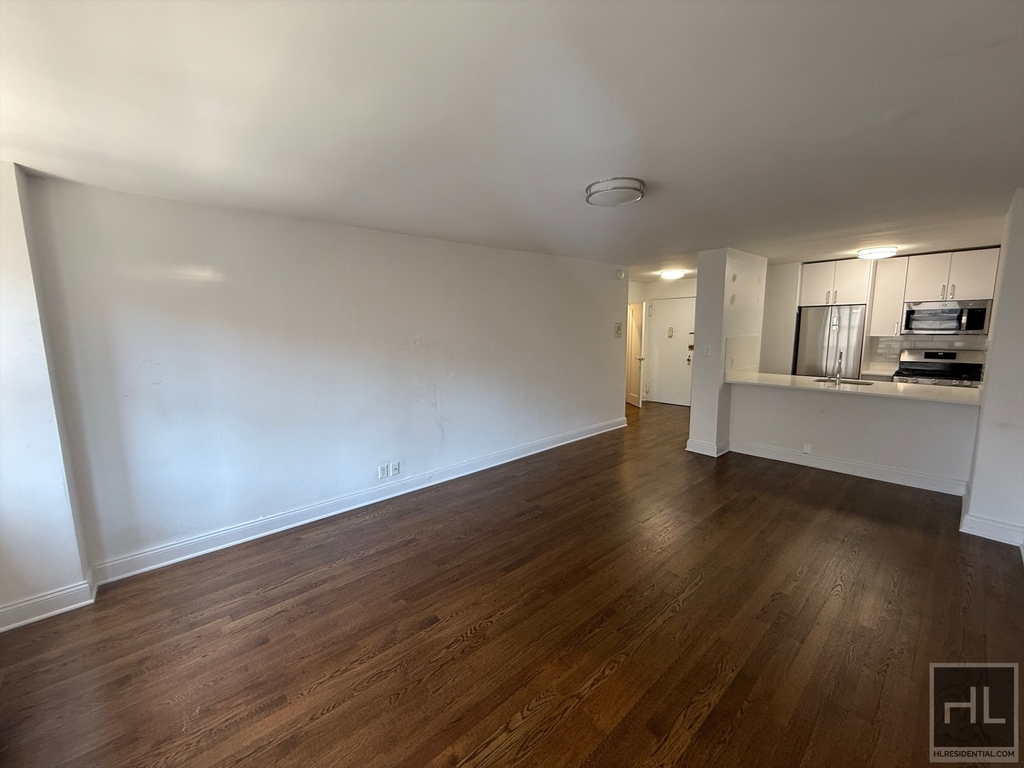 East 89 Street - Photo 0