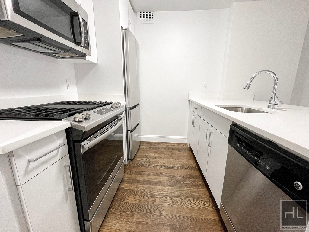 East 89 Street - Photo 7