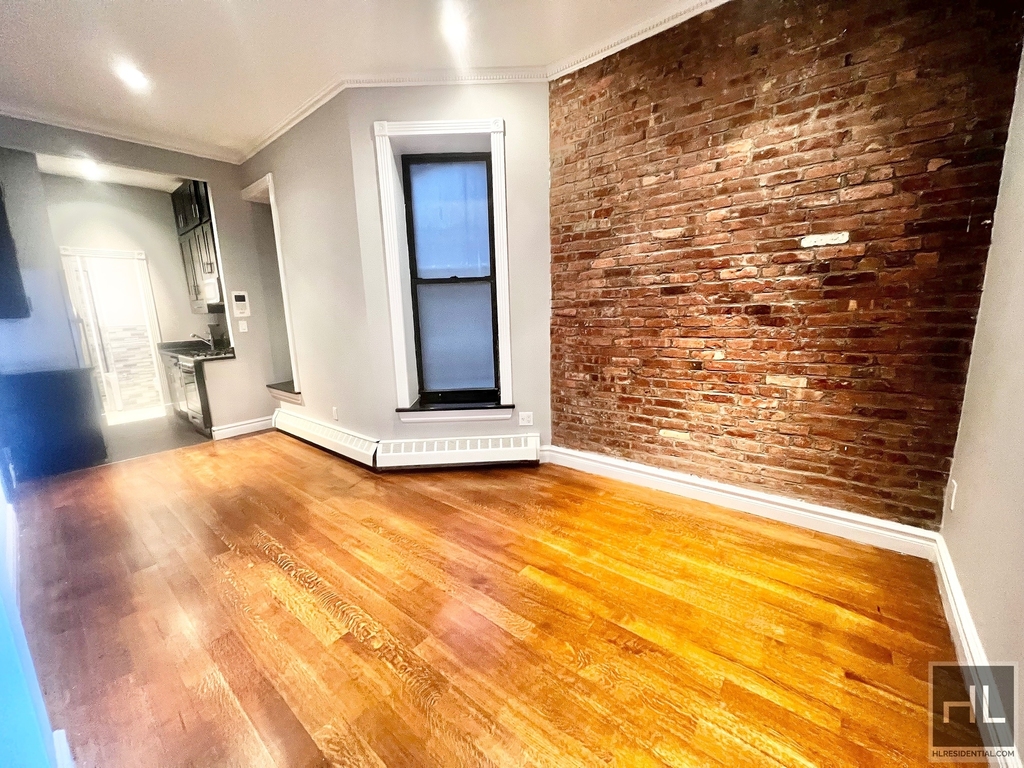 East 28th Street - Photo 8