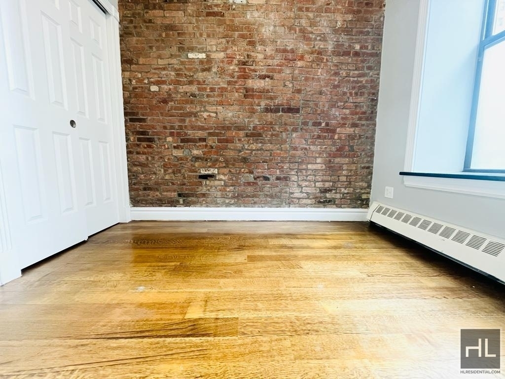 East 28th Street - Photo 5