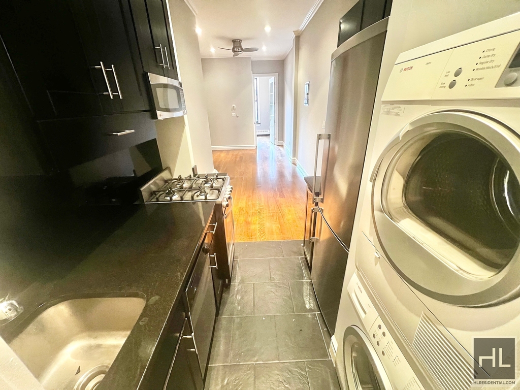 East 28th Street - Photo 6