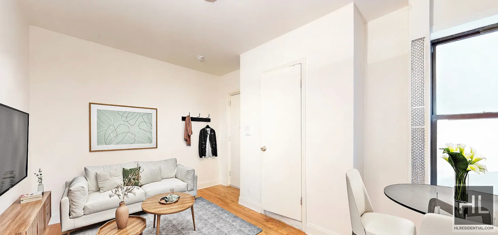 East 14 Street - Photo 1