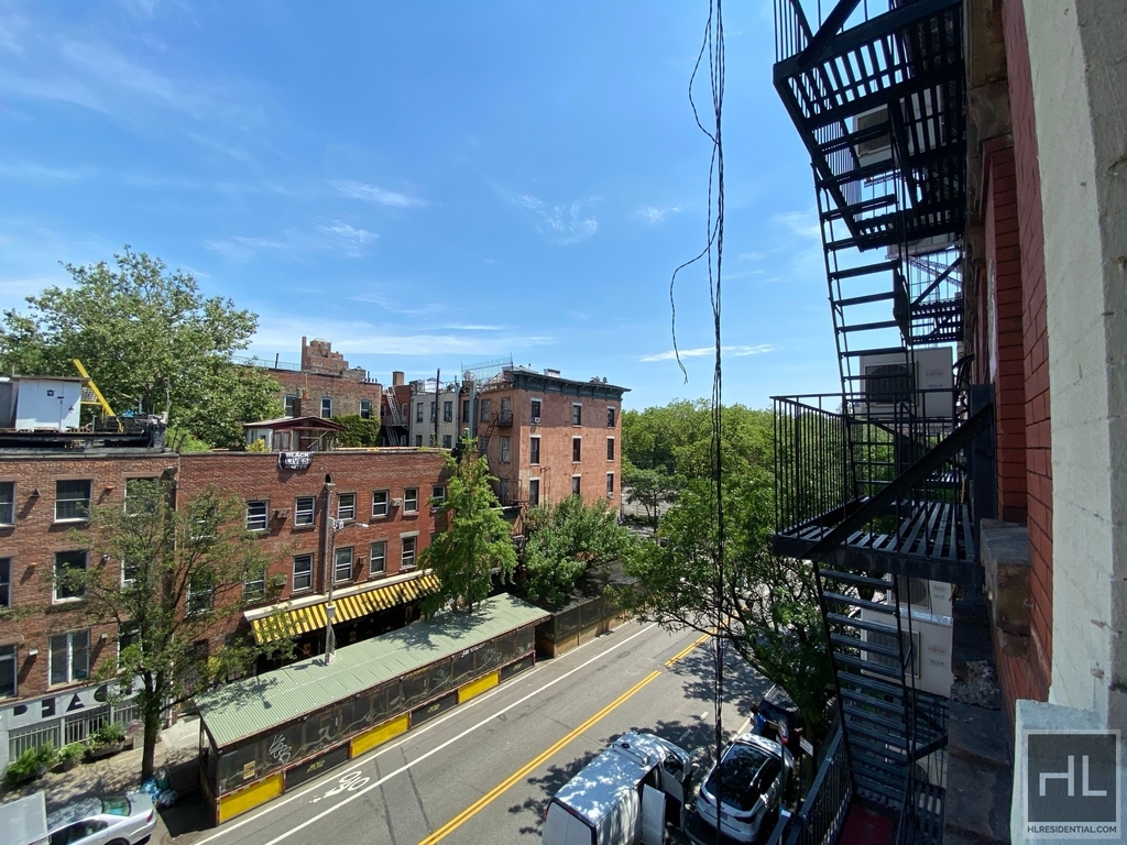 East 13th Street - Photo 17