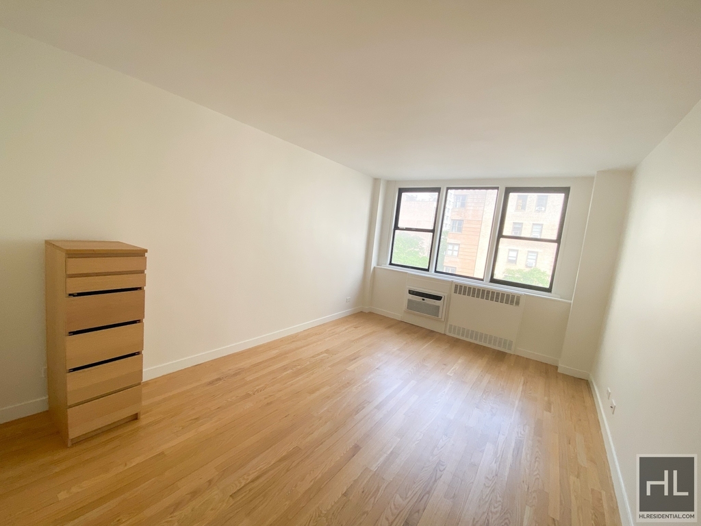 East 79th Street - Photo 1