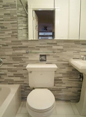 East 7th Street - Photo 3