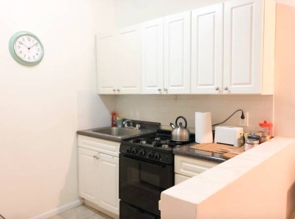 East 11th Street - Photo 16