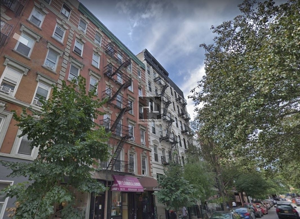 East 11th Street - Photo 18