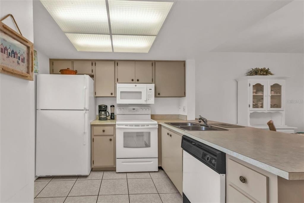 25225 Rampart Boulevard - Photo 7
