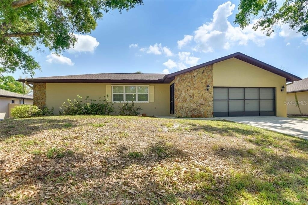 1342 Eagle Street - Photo 0