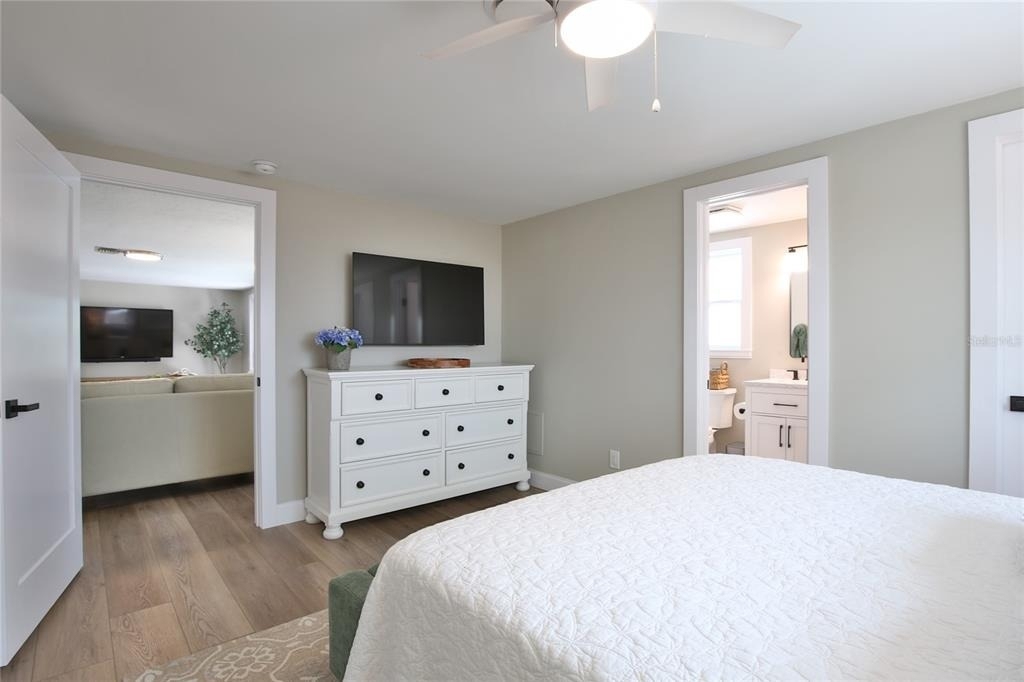 211 Island Circle - Photo 17