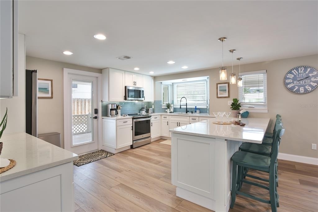 211 Island Circle - Photo 9