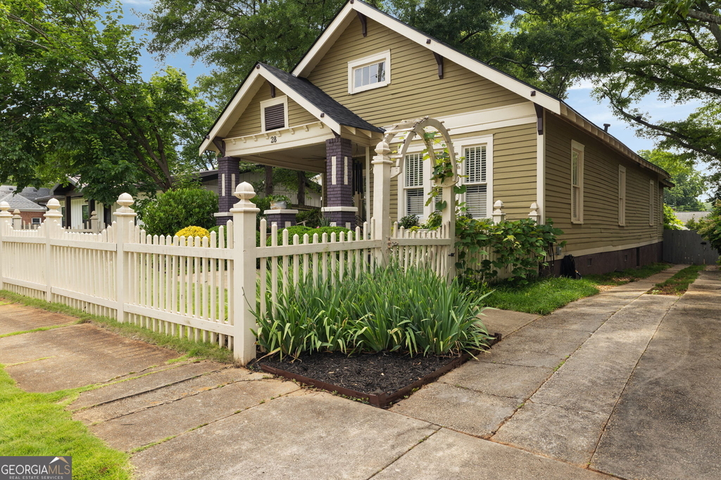 28 Clay Street Se - Photo 2