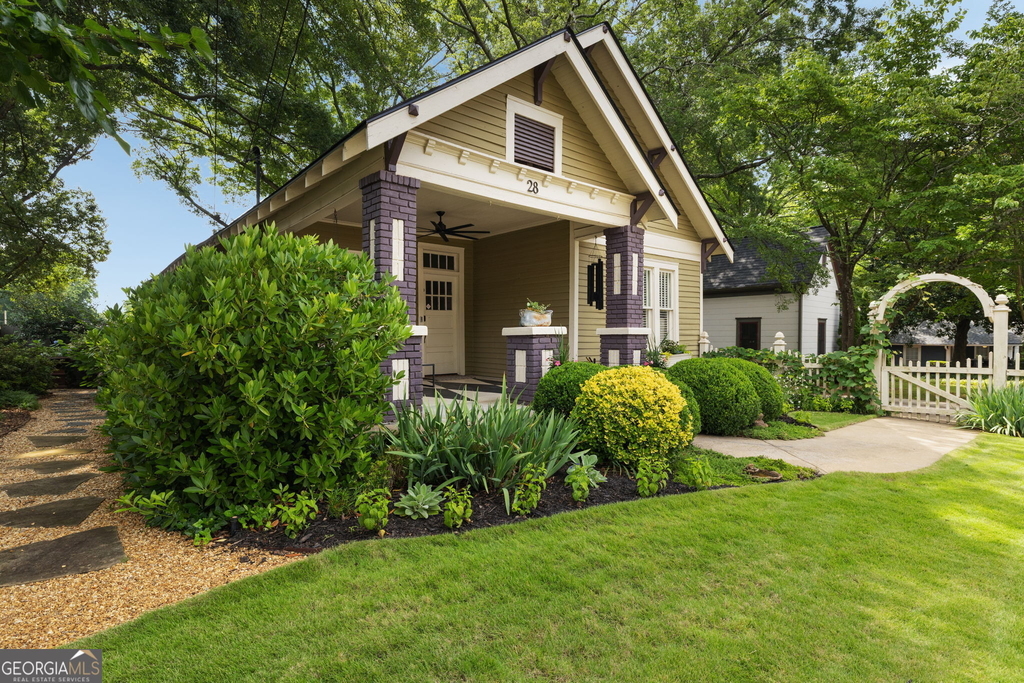 28 Clay Street Se - Photo 1