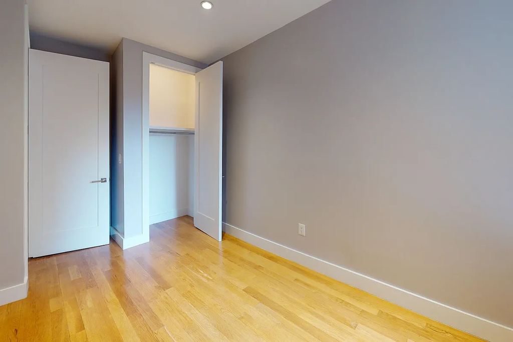 600 West 136th Street - Photo 4