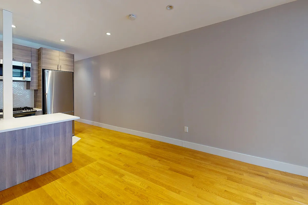 600 West 136th Street - Photo 7