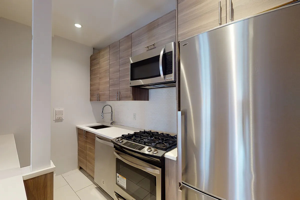 600 West 136th Street - Photo 9