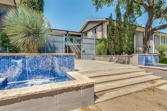 10211 Regal Oaks Drive - Photo 0