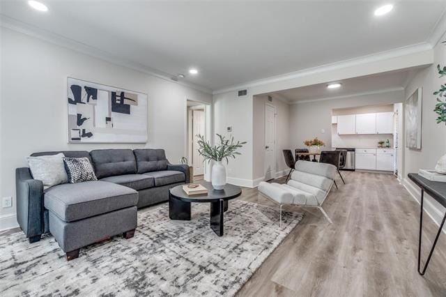 10211 Regal Oaks Drive - Photo 2