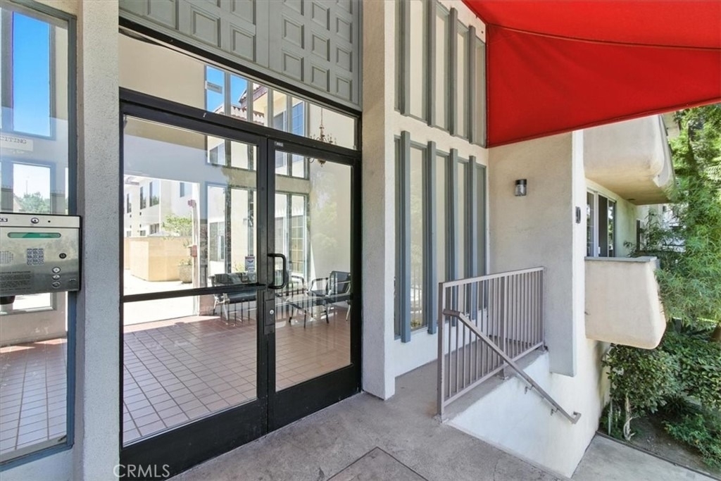 18640 Collins Street - Photo 1