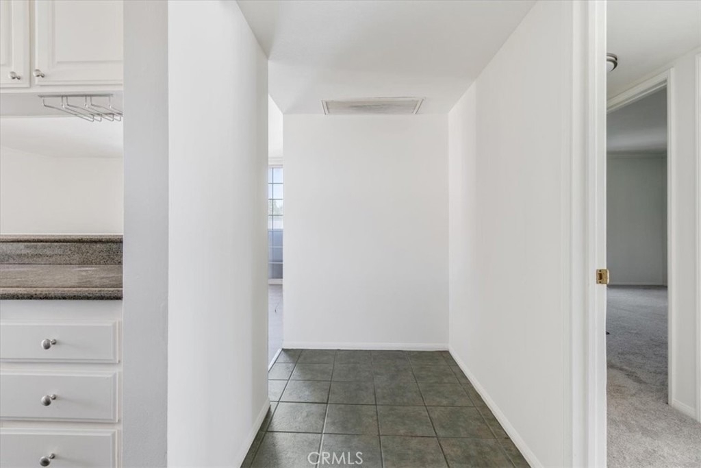 18640 Collins Street - Photo 3