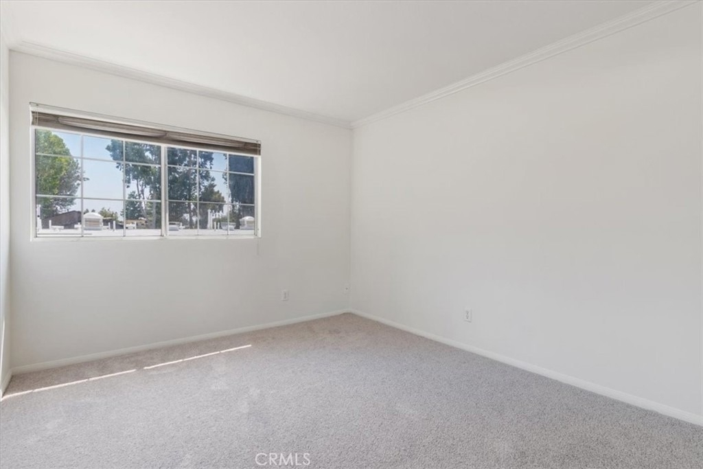18640 Collins Street - Photo 12