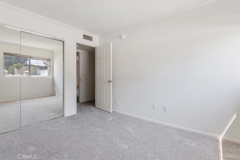 18640 Collins Street - Photo 15
