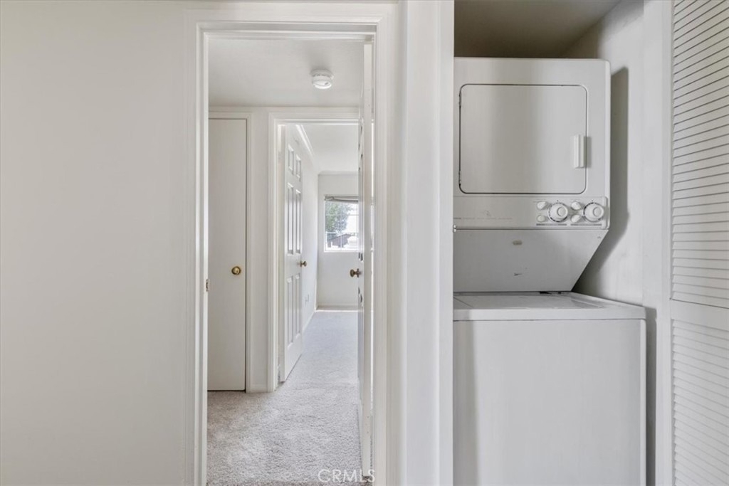 18640 Collins Street - Photo 4