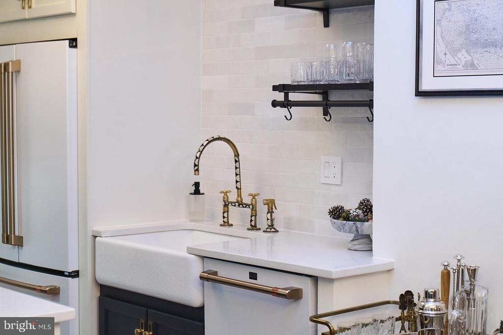 2475 Virginia Avenue Nw - Photo 9