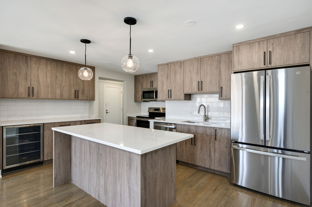 227 E Walton Place - Photo 1