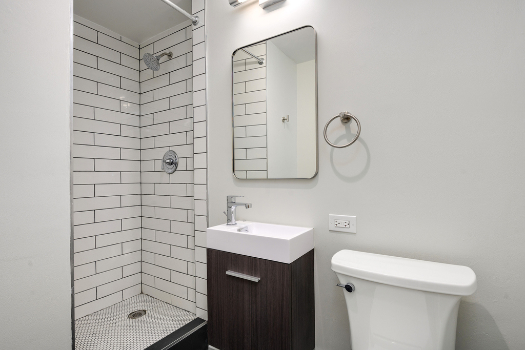 227 E Walton Place - Photo 12