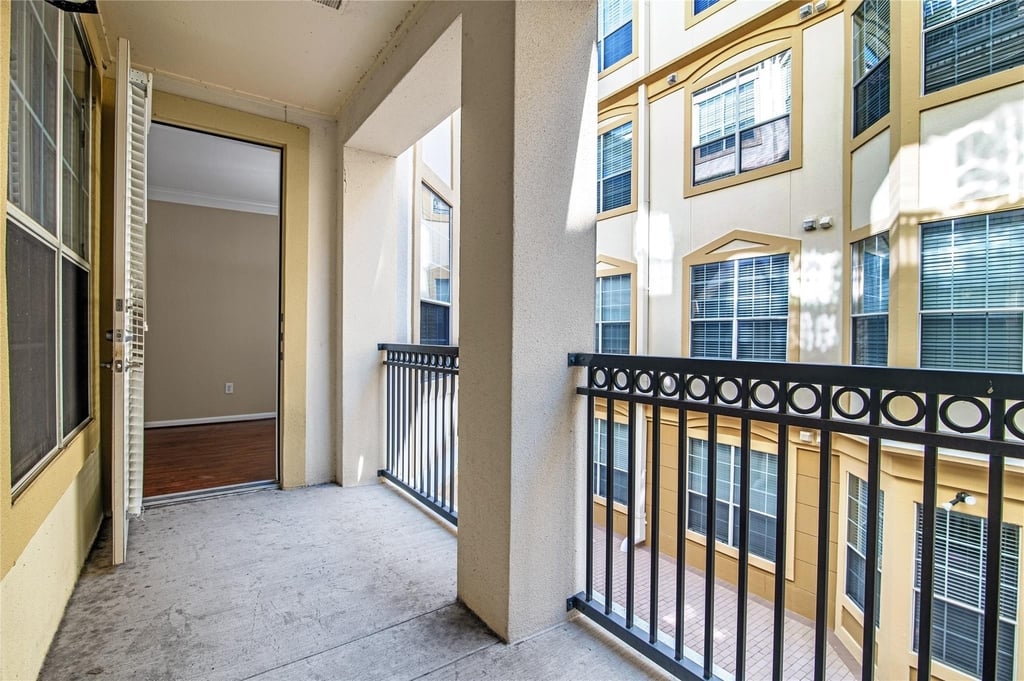 7575 Kirby Drive - Photo 4