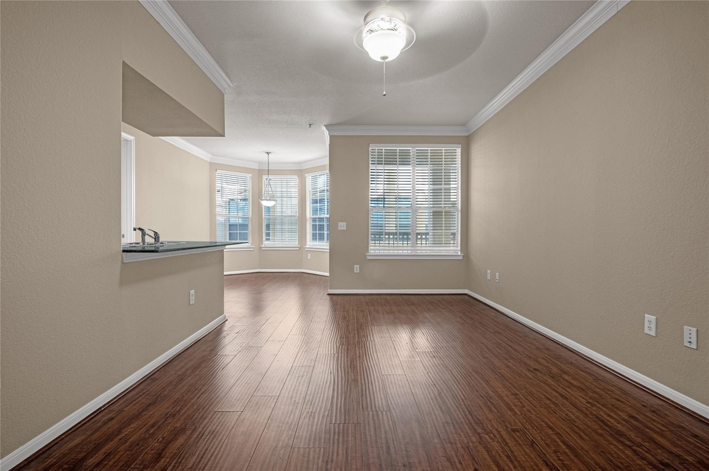 7575 Kirby Drive - Photo 7