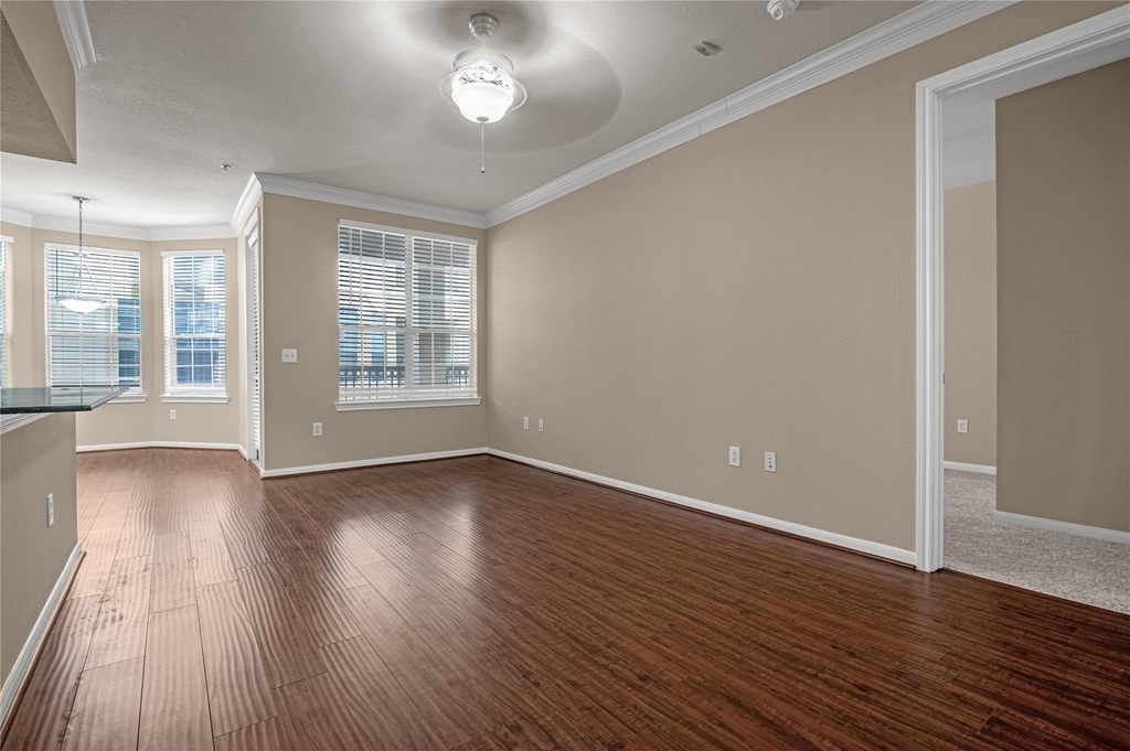 7575 Kirby Drive - Photo 9