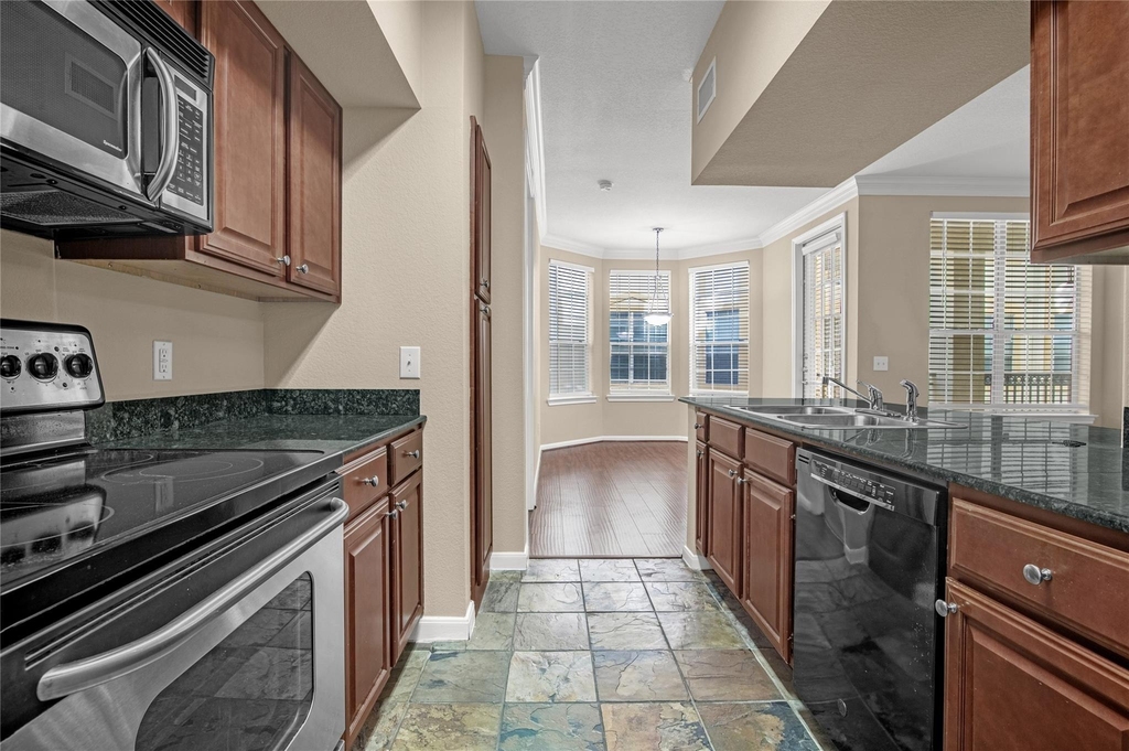 7575 Kirby Drive - Photo 19