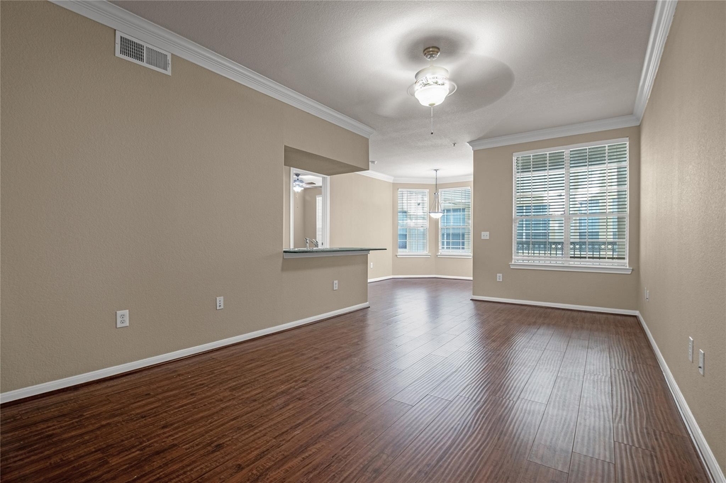 7575 Kirby Drive - Photo 8