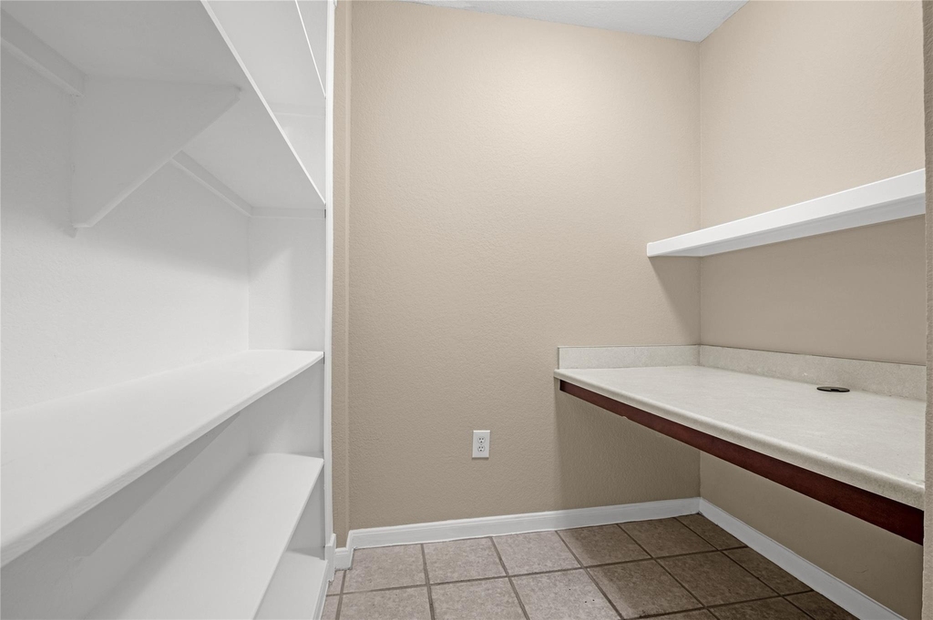 7575 Kirby Drive - Photo 6