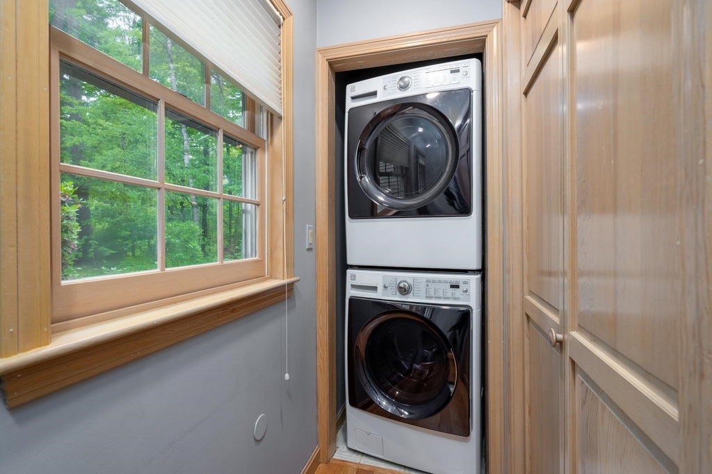 39 Robertson - Photo 32