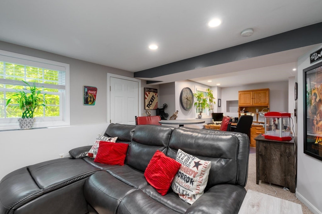 39 Robertson - Photo 29
