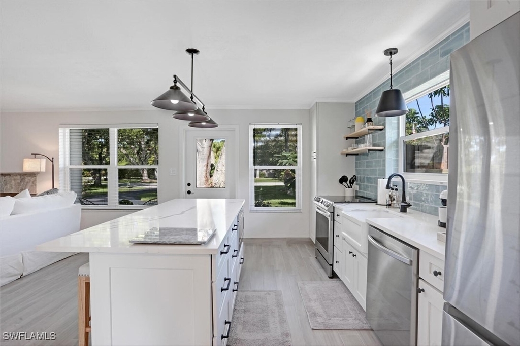 982 13th Street N - Photo 6