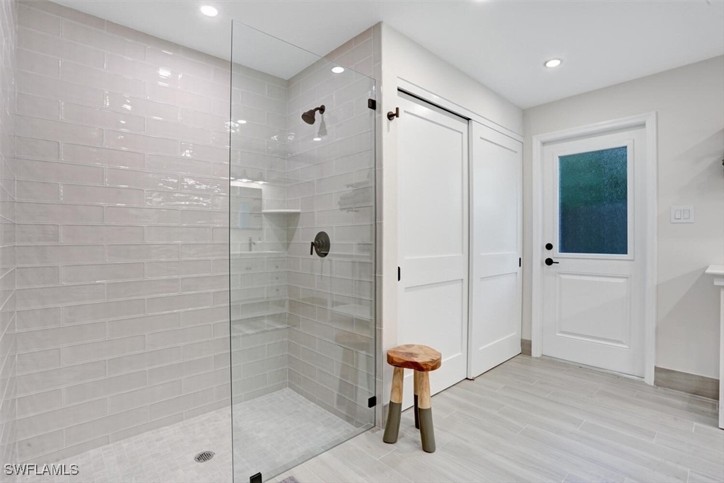 982 13th Street N - Photo 17