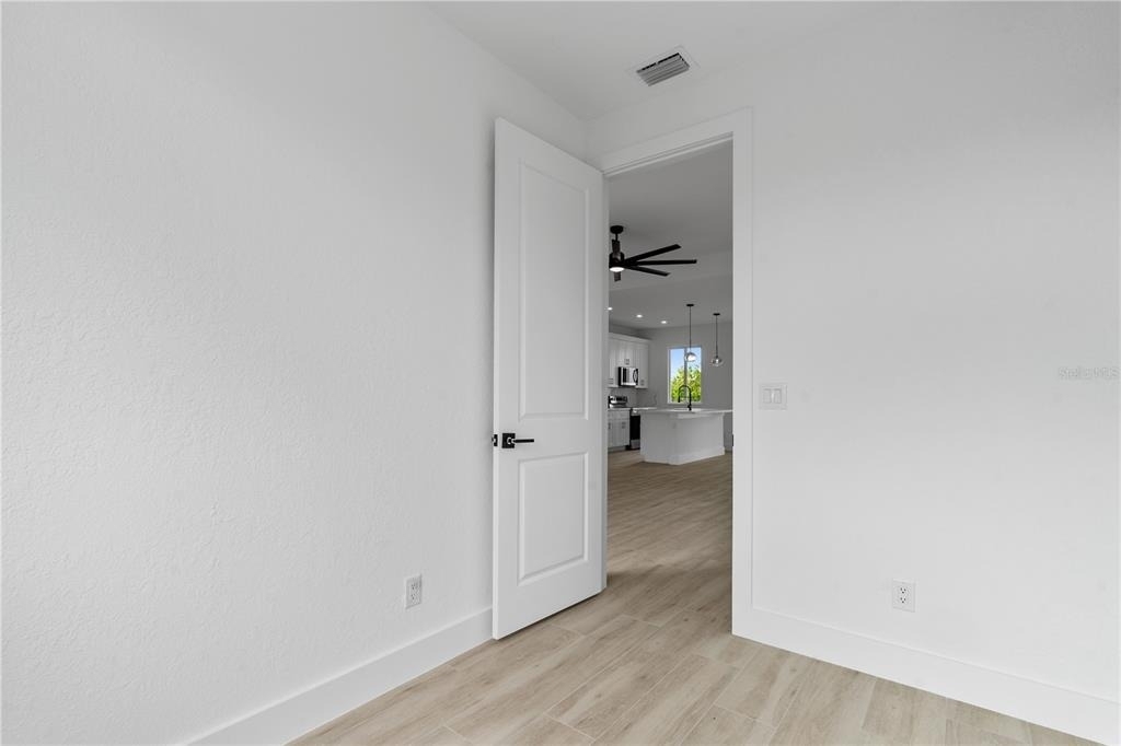 13438 Mcintosh Avenue - Photo 23