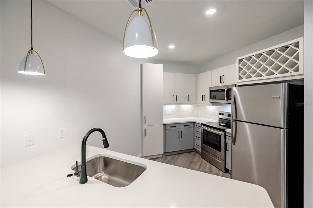 1420 Lakefront Drive - Photo 2