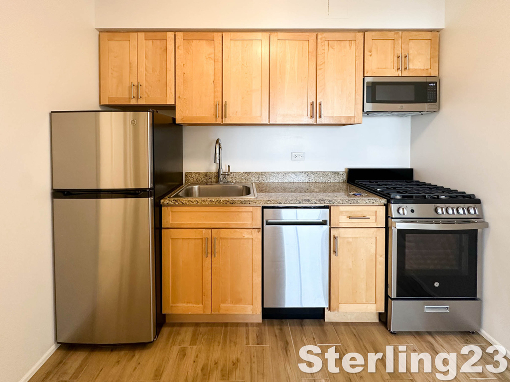 31-72 31st Street - Photo 2