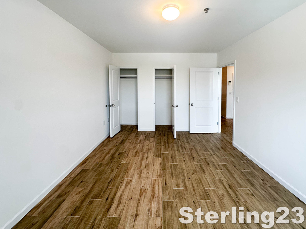 31-72 31st Street - Photo 4