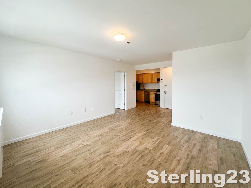 31-72 31st Street - Photo 1