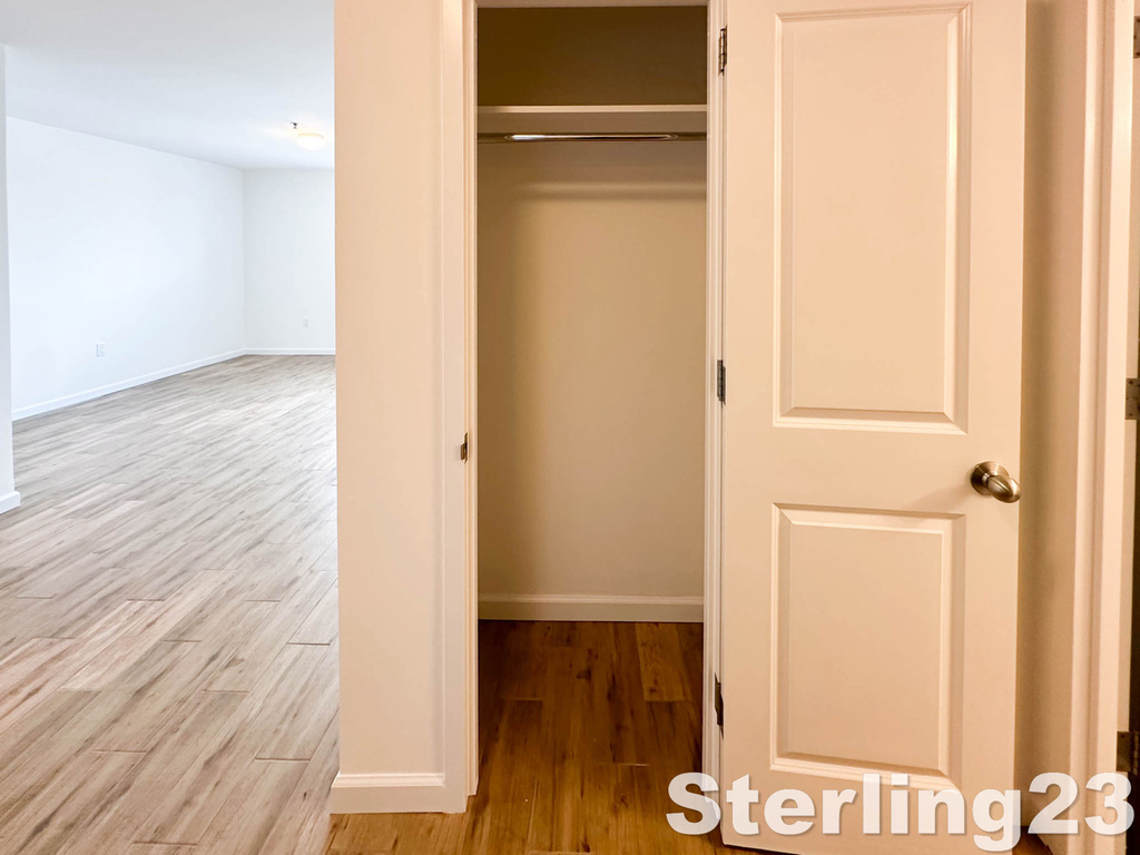 31-72 31st Street - Photo 6