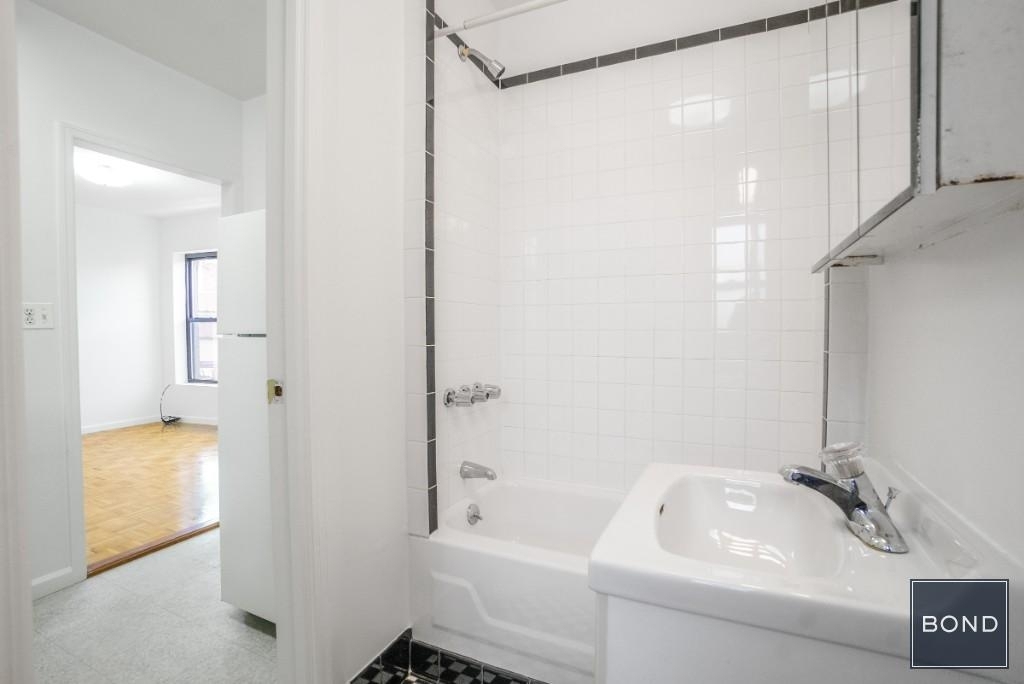 164 Mott Street - Photo 8