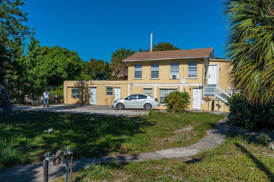 719 52nd Street - Photo 0