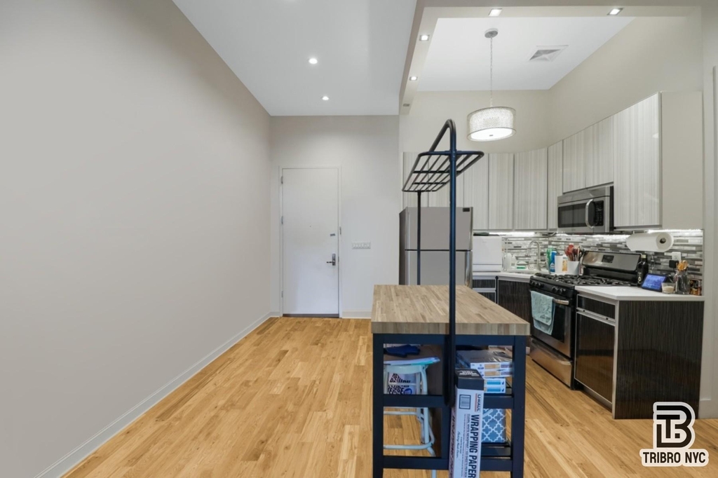 34-62 10th Street - Photo 2